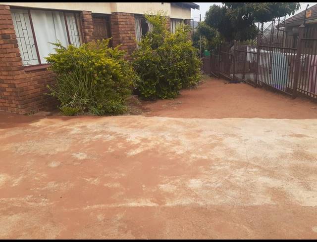 3 BEDROOM HOUSE FOR SALE IN GAKGAPANE